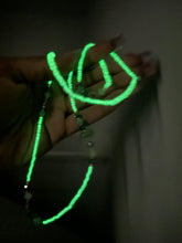 Load image into Gallery viewer, Planted Thigh Bead (Glow in dark)